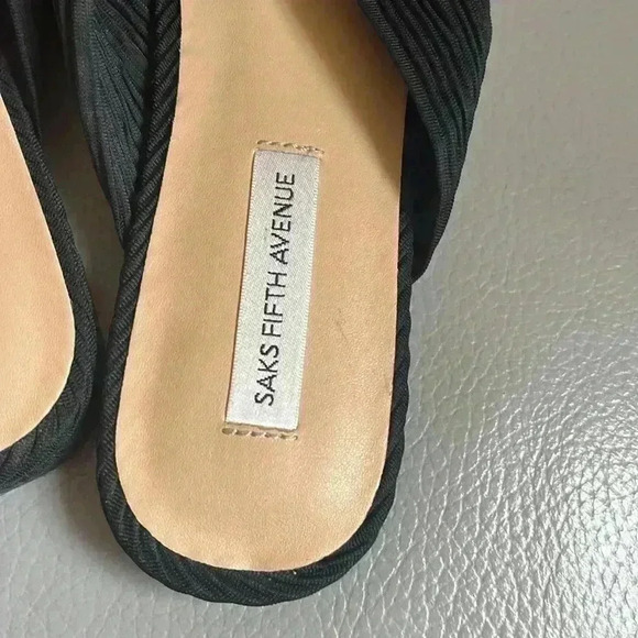 Womens SAK’S Fifth Avenue black bow flats size 7 - Picture 6 of 6